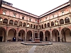 San Giovanni in Monte: Kreuzgang